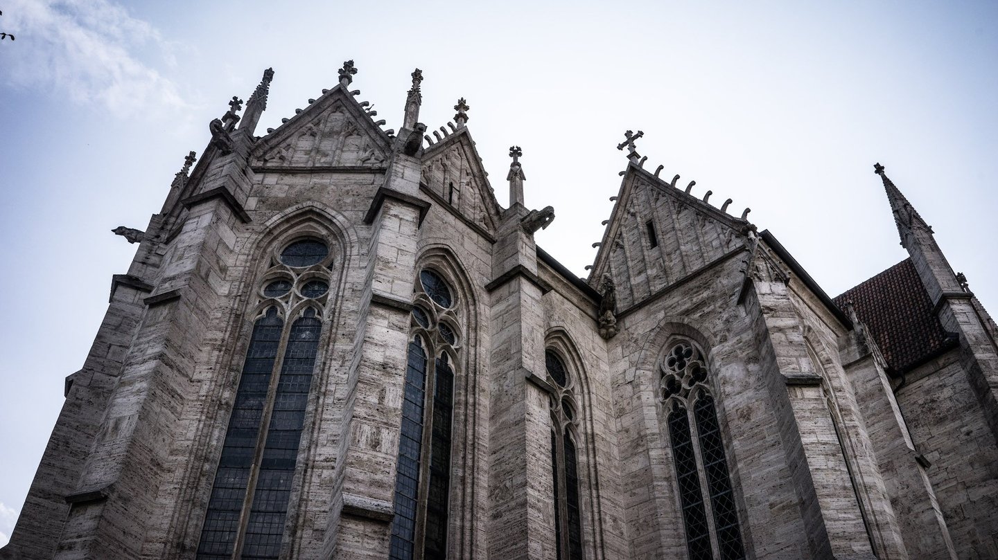 Mühlhausen, Kirche von unten fotografiert